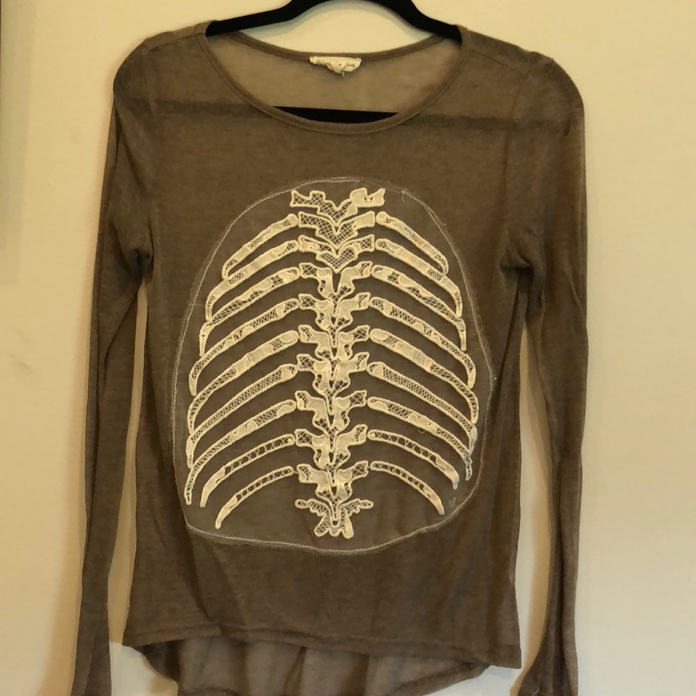 Long sleeve graphic shirt